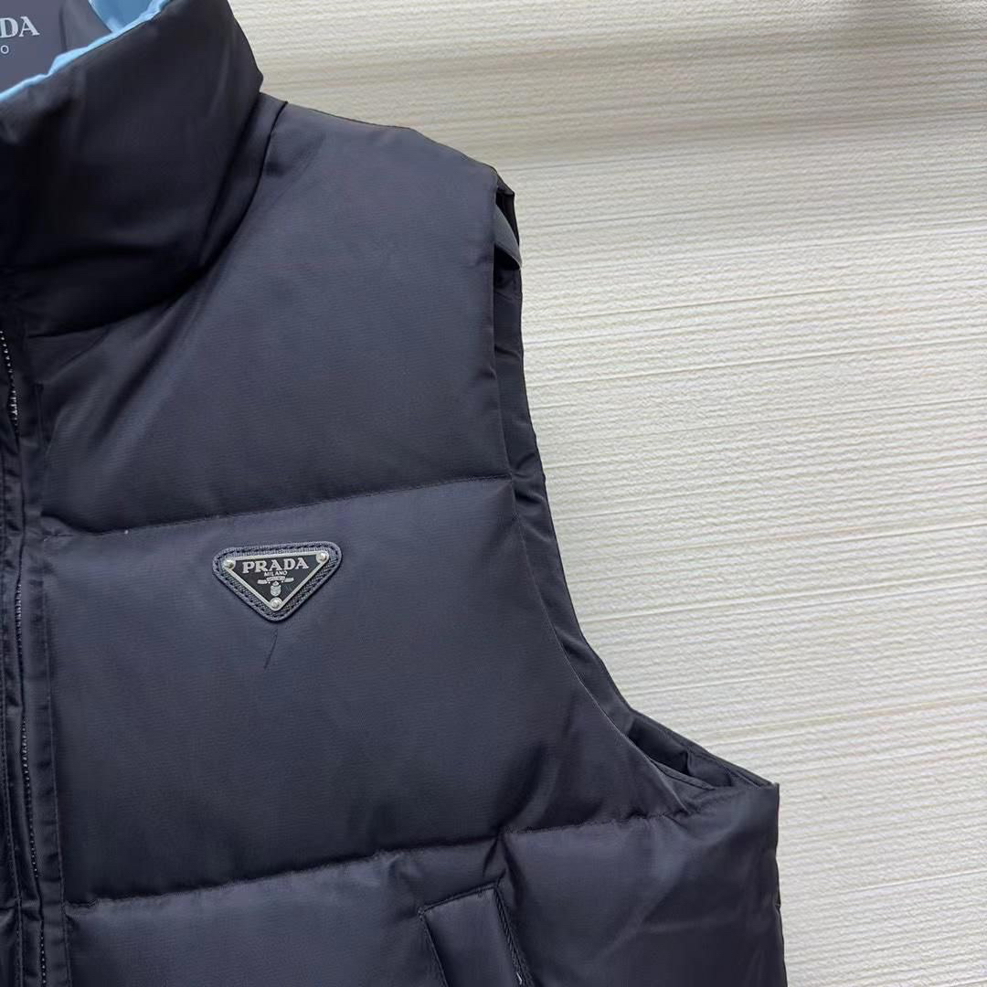 ЖИЛЕТ PRADA детальное фото