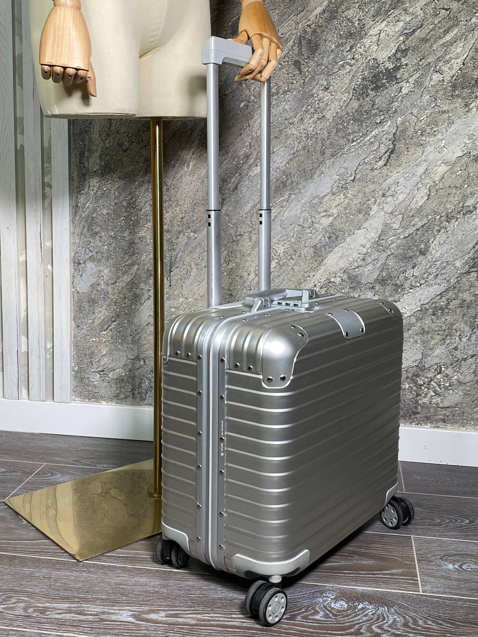 ЧЕМОДАН RIMOWA детальное фото