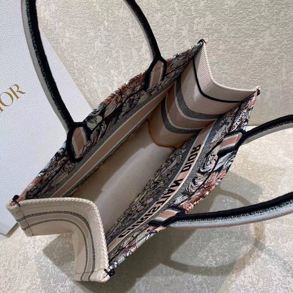 СУМКА CHRISTIAN DIOR BOOK 41 детальное фото