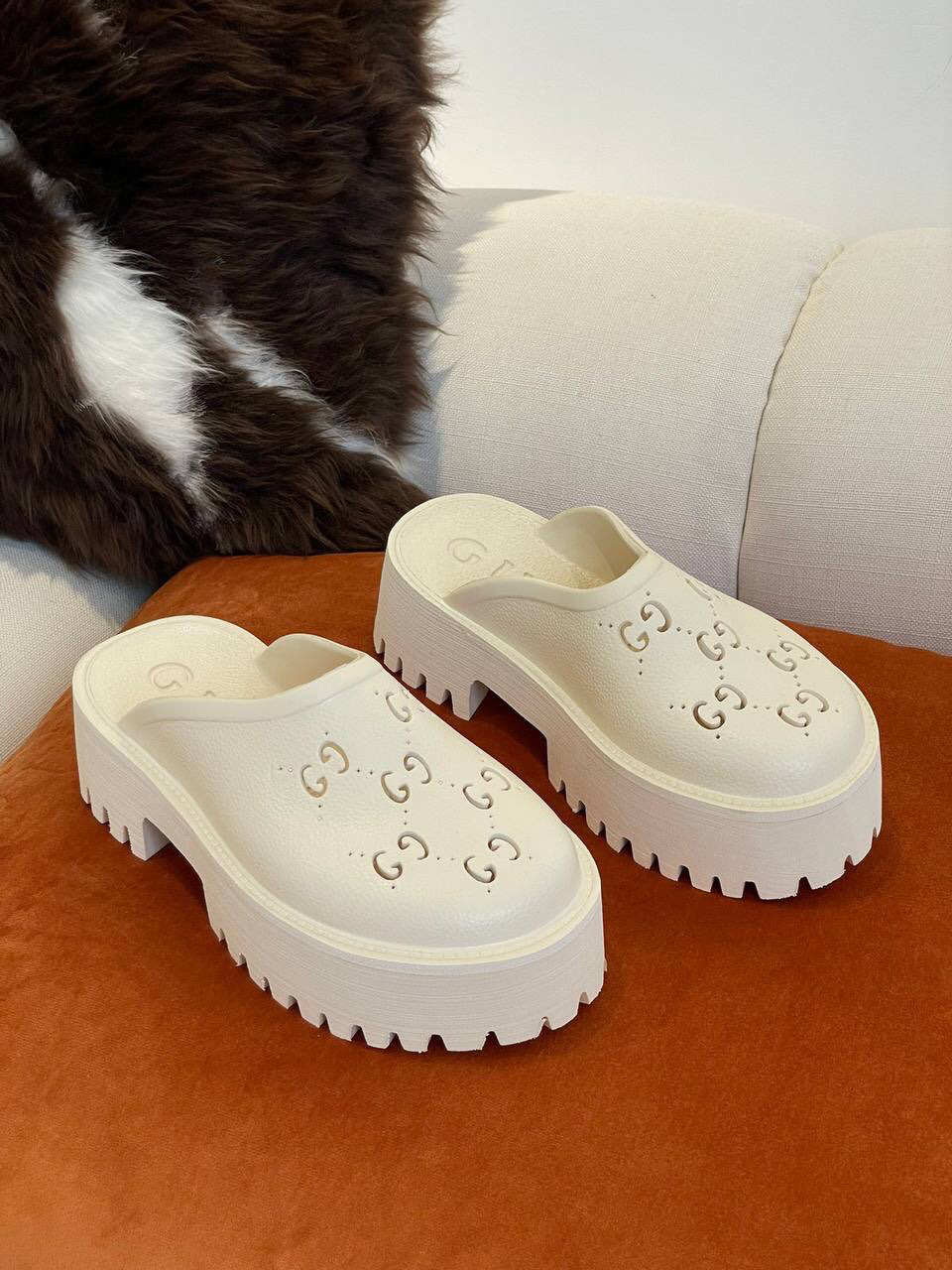 САБО GUCCI детальное фото