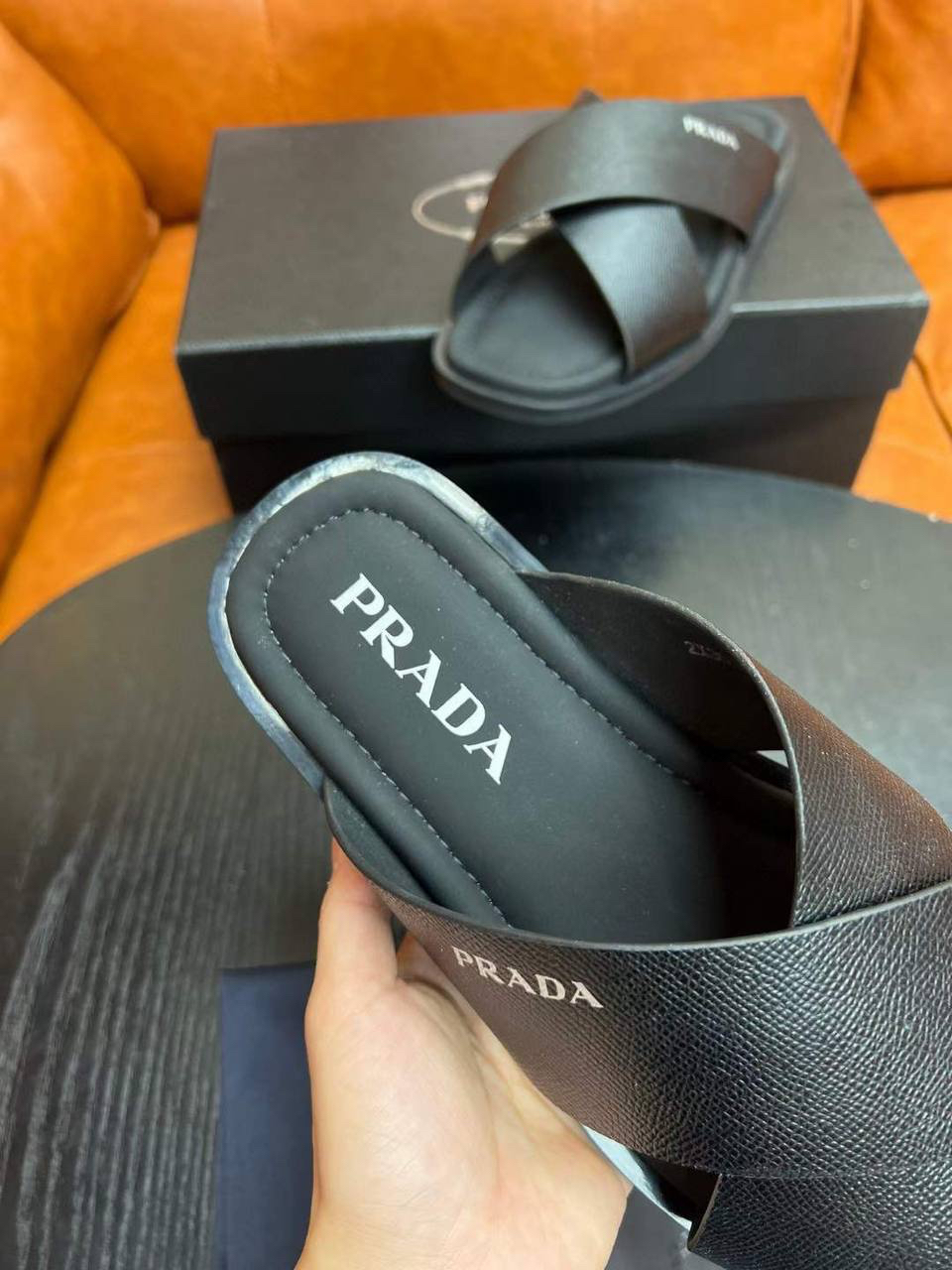 МУЖСКИЕ ШЛЕПКИ PRADA детальное фото