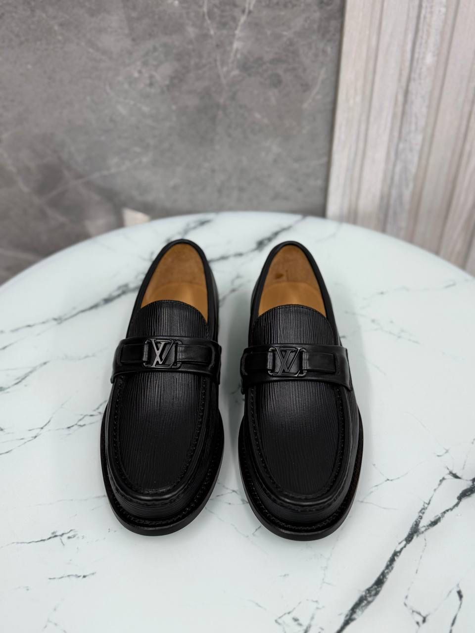 МУЖСКИЕ ЛОФЕРЫ LOUIS VUITTON детальное фото