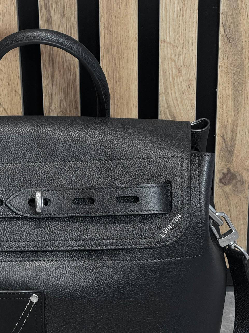 МУЖСКАЯ СУМКА LOUIS VUITTON детальное фото