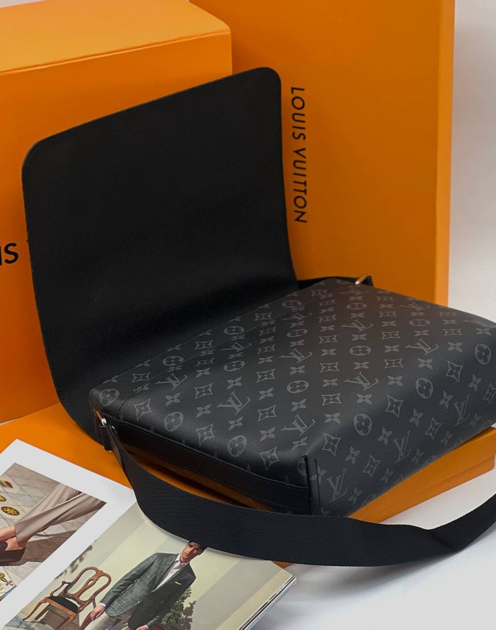 МУЖСКАЯ СУМКА МЕССЕНДЖЕР LOUIS VUITTON детальное фото