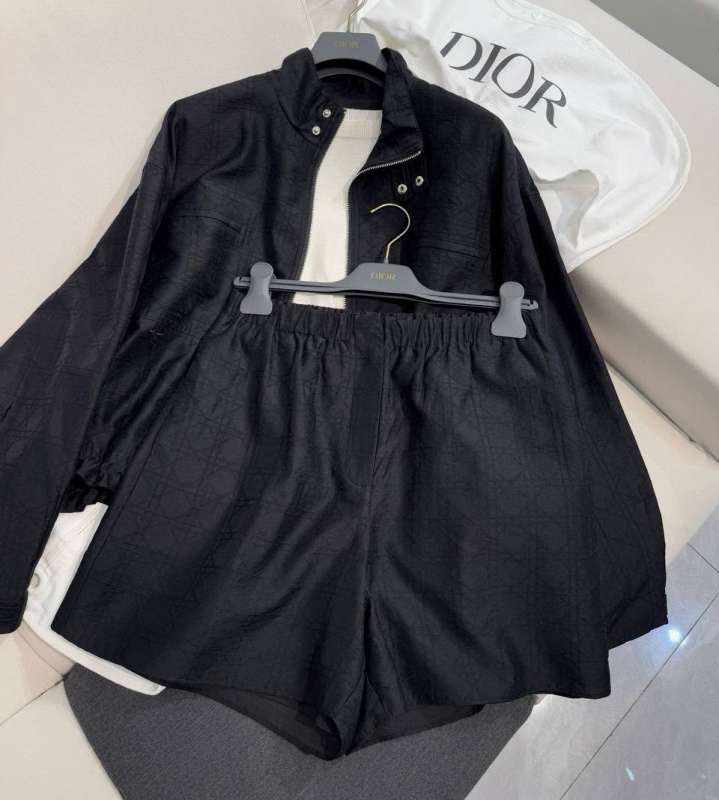 КОСТЮМ CHRISTIAN DIOR фото