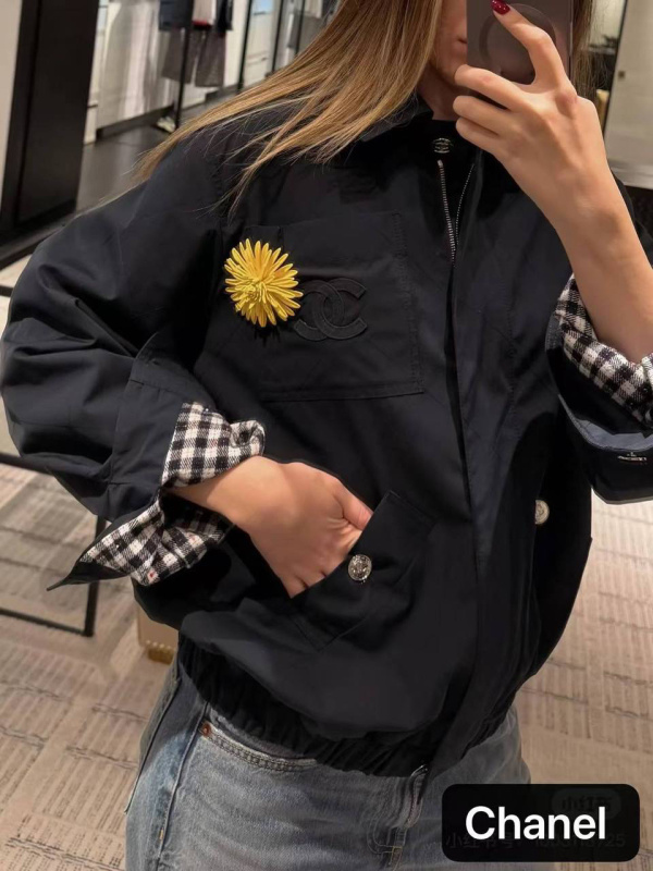 ВЕТРОВКА CHANEL фото
