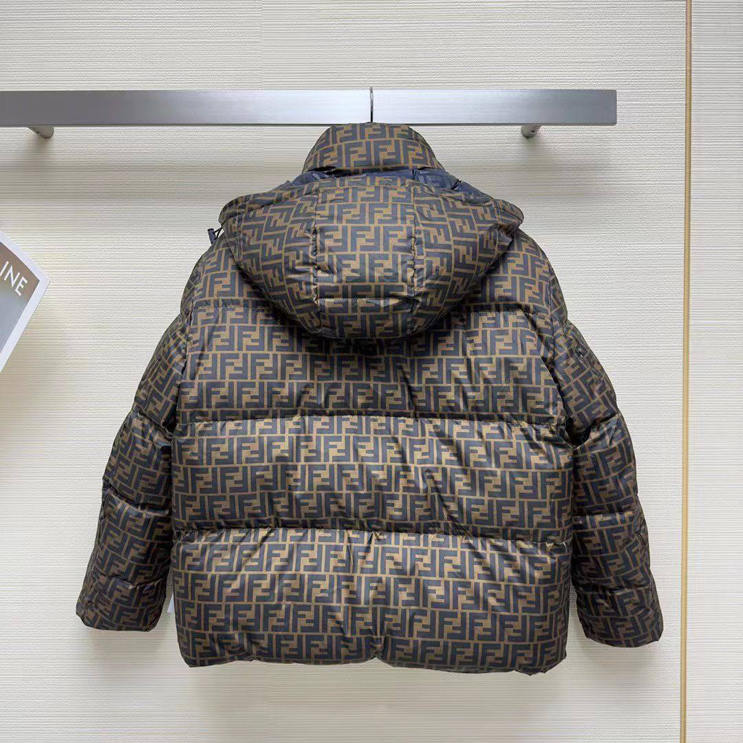 ПУХОВИК ДВУХСТОРОННИЙ FENDI детальное фото