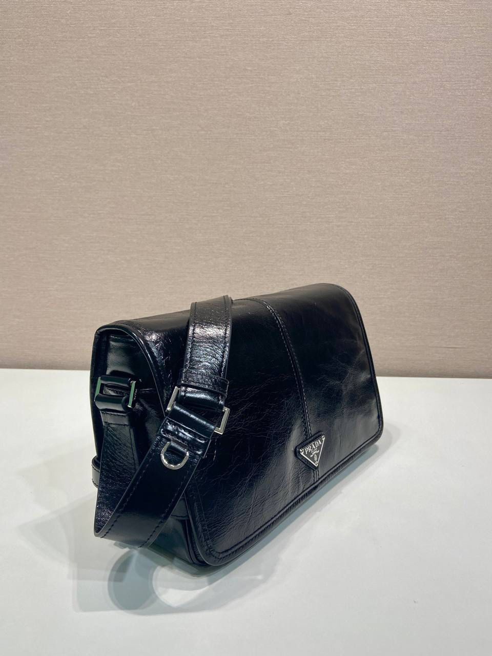 МУЖСКАЯ СУМКА МЕССЕНДЖЕР PRADA детальное фото