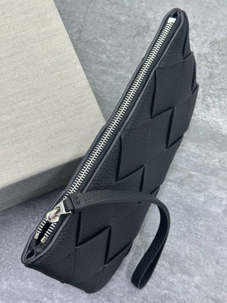 МУЖСКОЙ КЛАТЧ BOTTEGA VENETA детальное фото