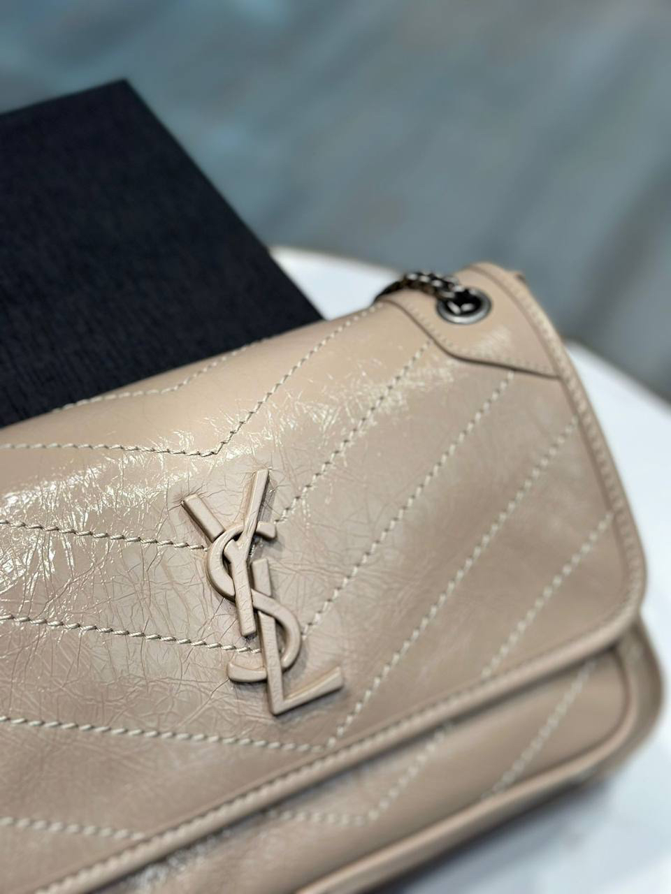 СУМКА SAINT LAURENT NIKI SMALL детальное фото