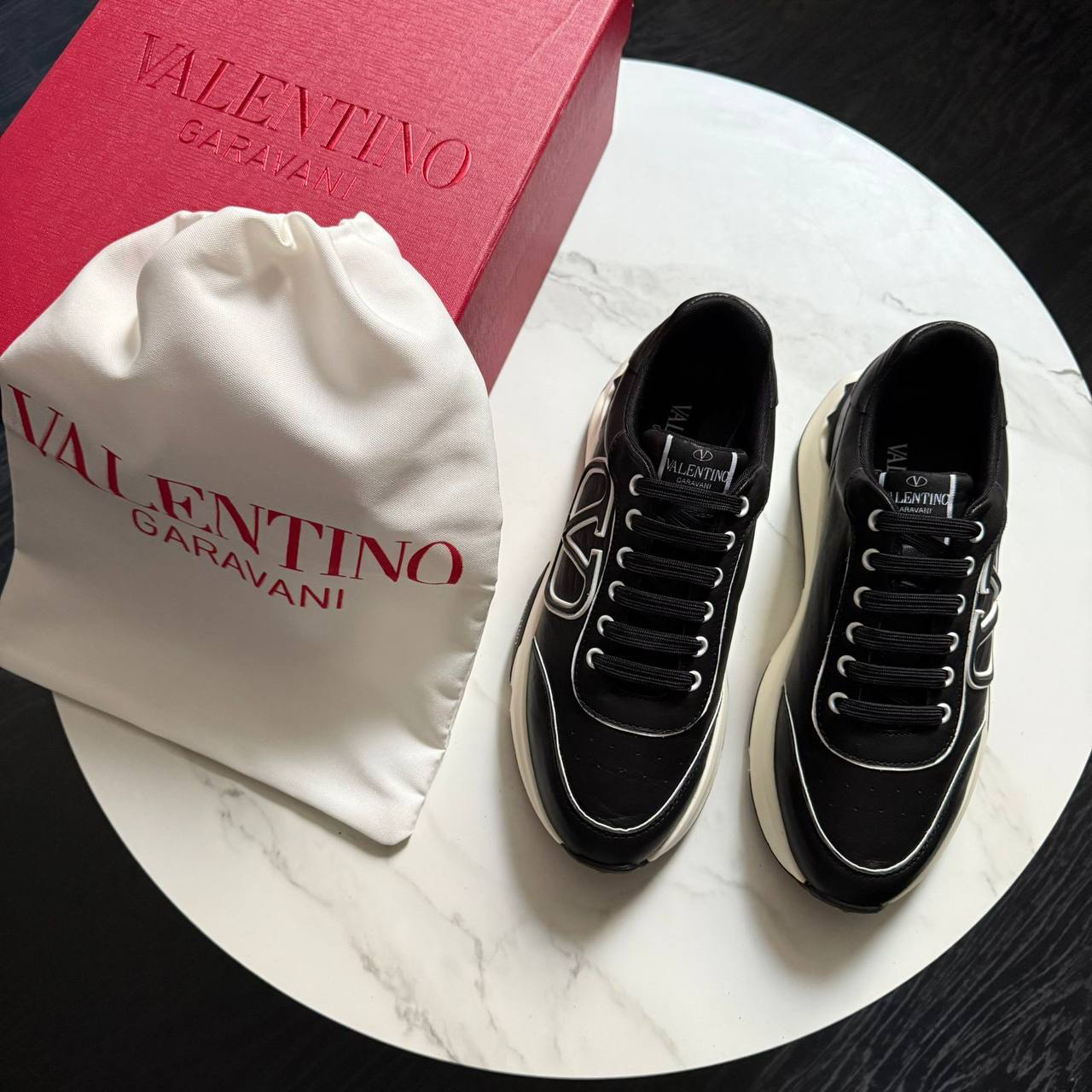 МУЖСКИЕ КРОССОВКИ VALENTINO детальное фото
