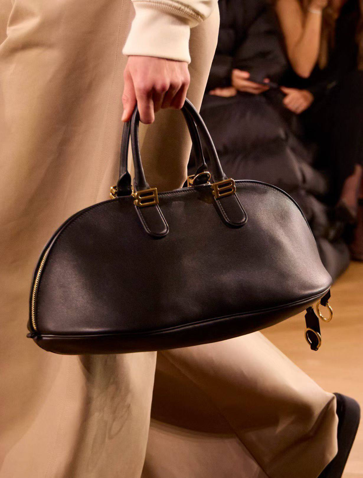 СУМКА BALENCIAGA детальное фото
