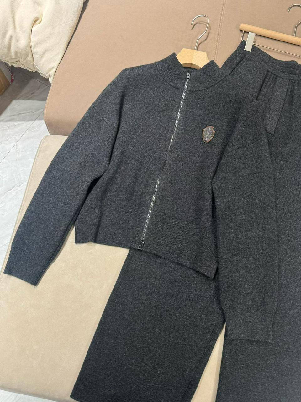КОСТЮМ BRUNELLO CUCINELLI детальное фото
