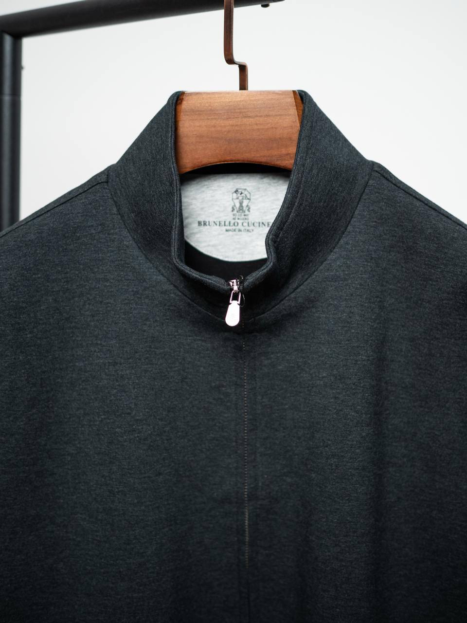 МУЖСКОЙ КОСТЮМ BRUNELLO CUCINELLI детальное фото