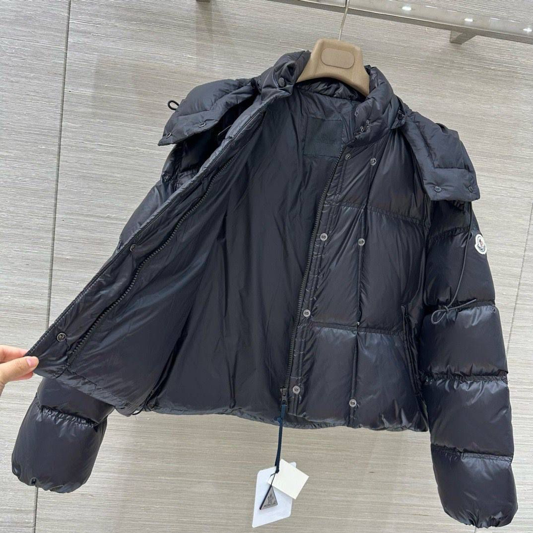 ПУХОВИК MONCLER детальное фото