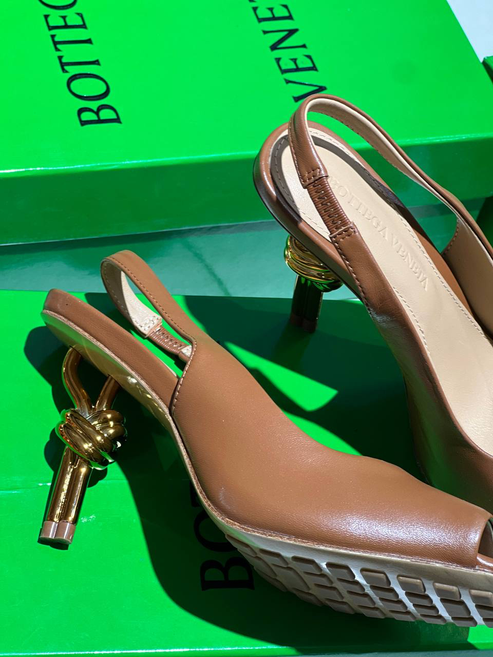 БОСОНОЖКИ BOTTEGA VENETA детальное фото