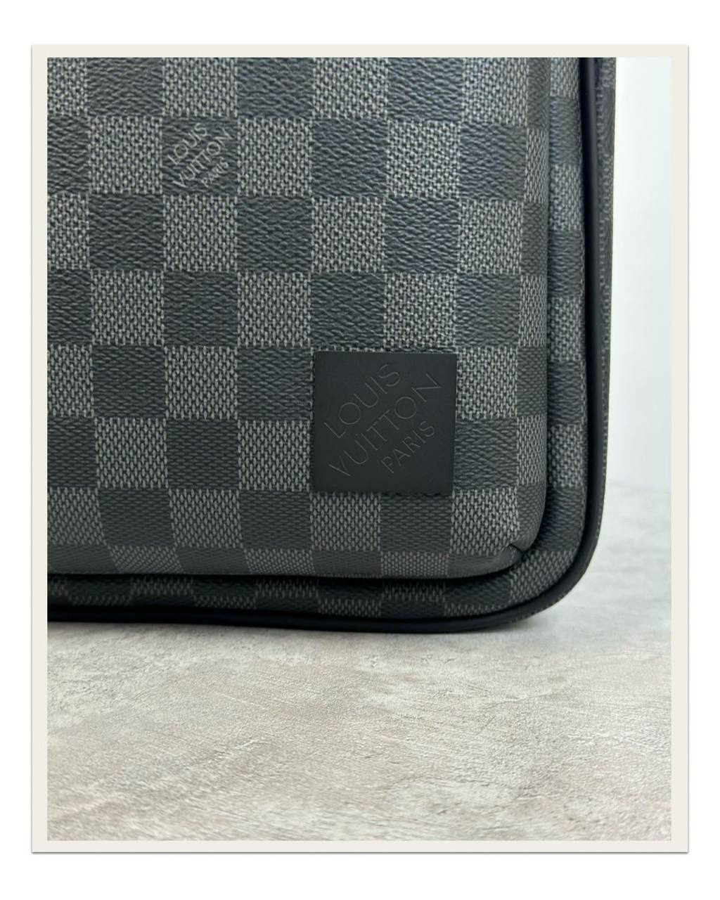 МУЖСКАЯ СУМКА СЛИНГ LOUIS VUITTON детальное фото