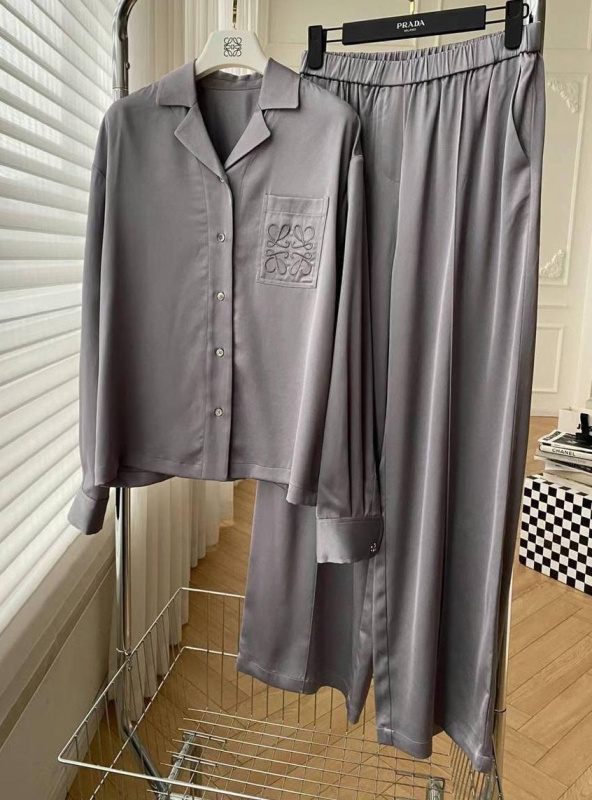 КОСТЮМ LOEWE фото