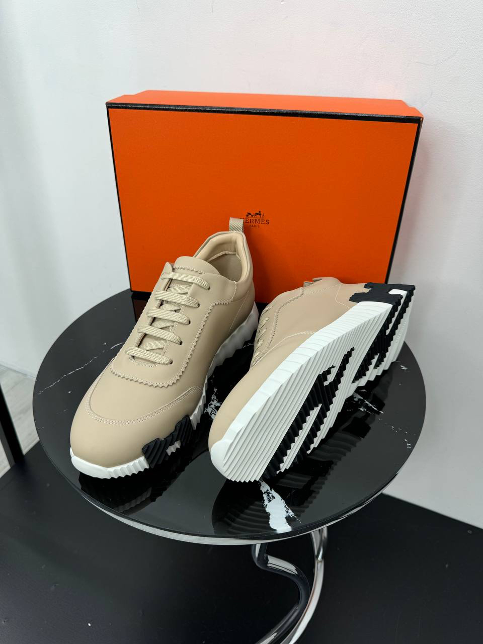 МУЖСКИЕ КРОССОВКИ HERMES детальное фото