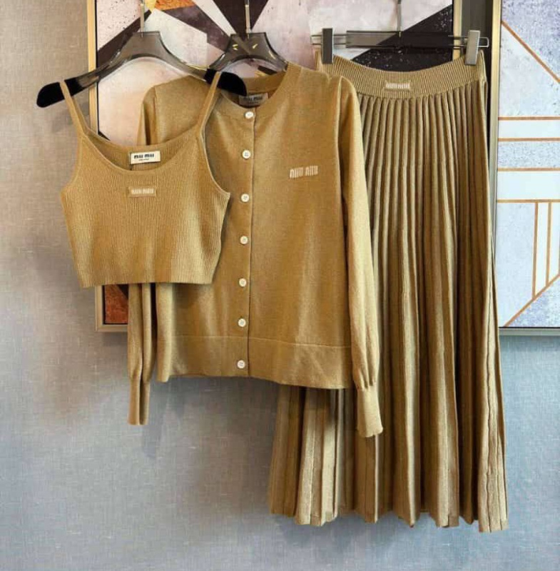 КОСТЮМ MIU MIU фото