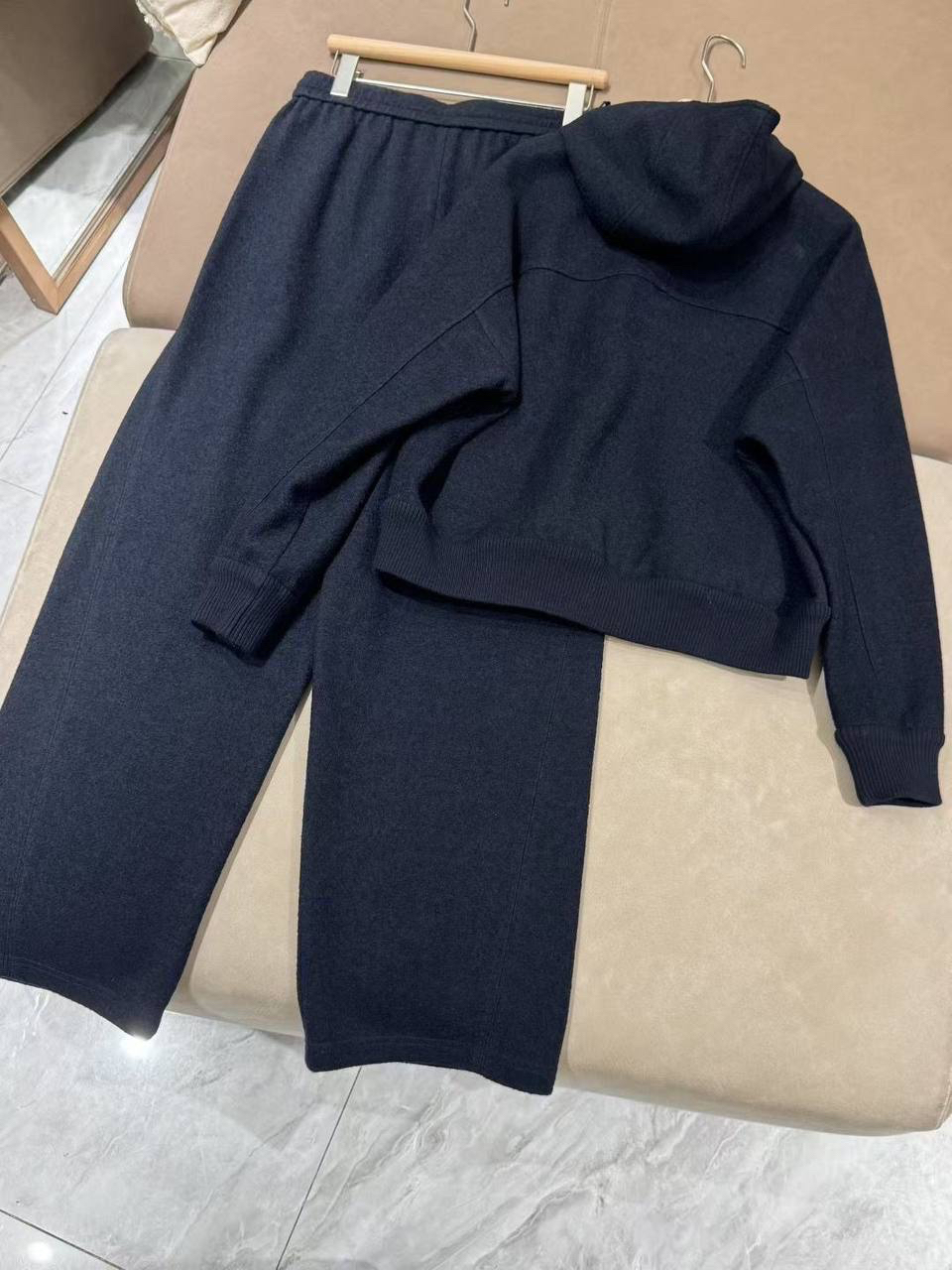 КОСТЮМ BRUNELLO CUCINELLI детальное фото