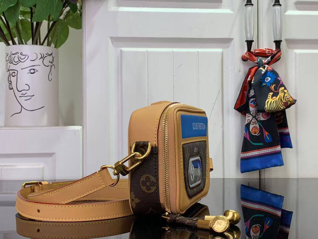 СУМКА LOUIS VUITTON детальное фото