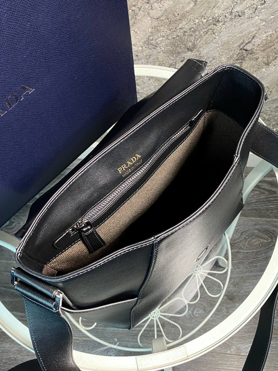МУЖСКАЯ СУМКА МЕССЕНДЖЕР PRADA детальное фото