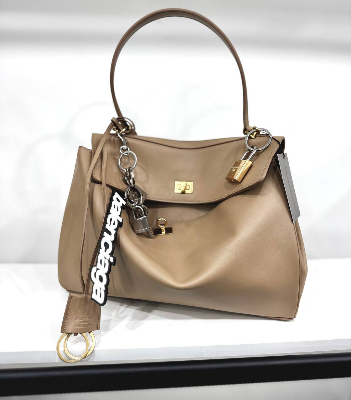 СУМКА BALENCIAGA RODEO детальное фото