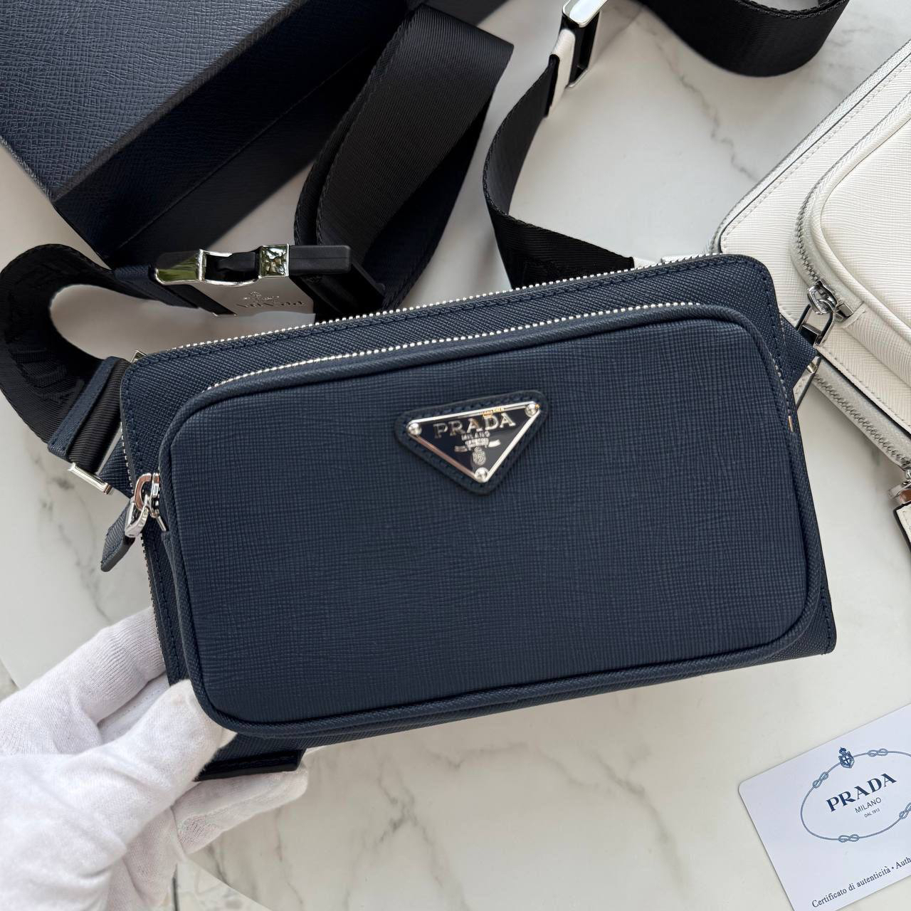 МУЖСКАЯ СУМКА СЛИНГ PRADA детальное фото