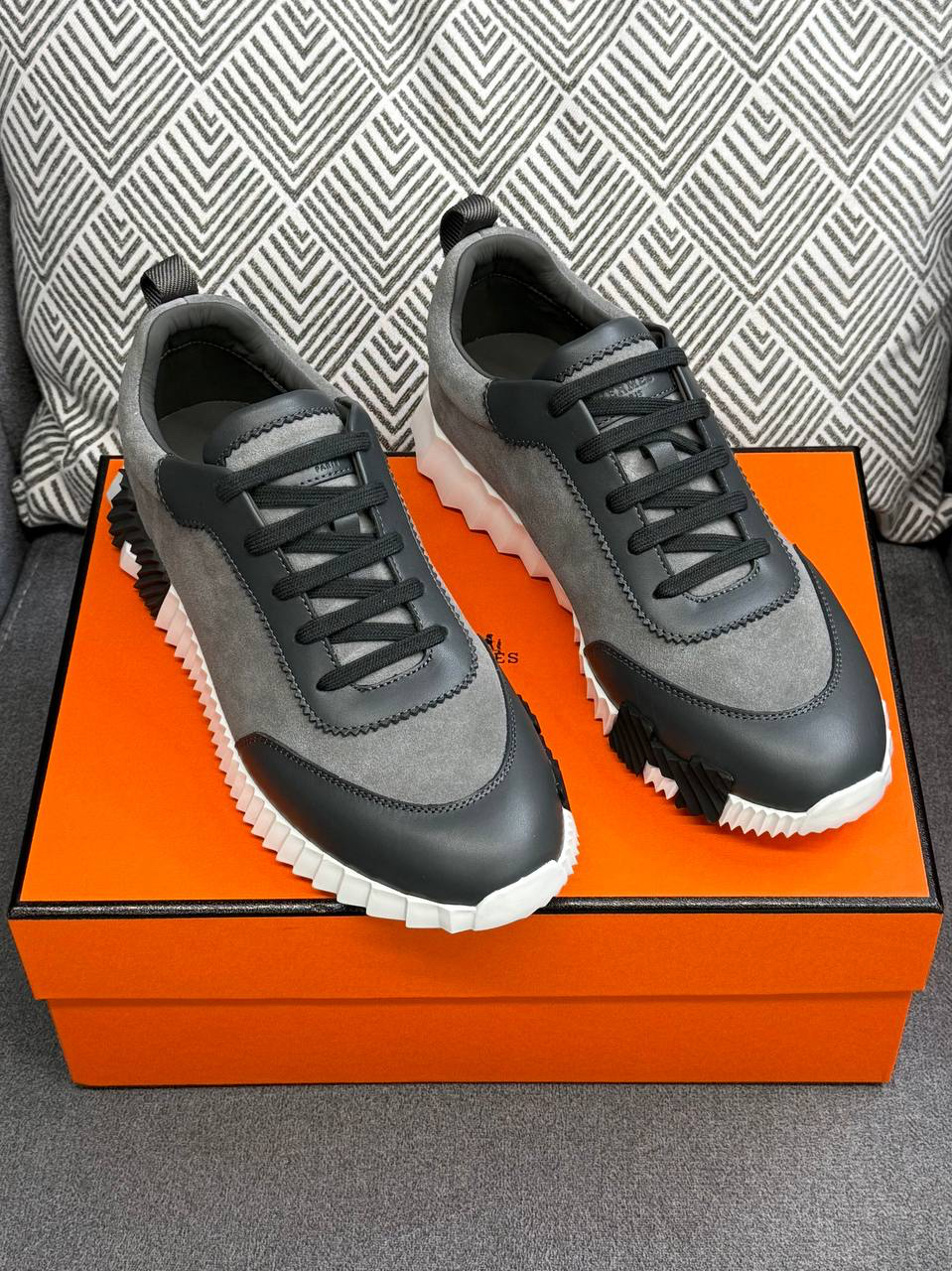 МУЖСКИЕ КРОССОВКИ HERMES детальное фото