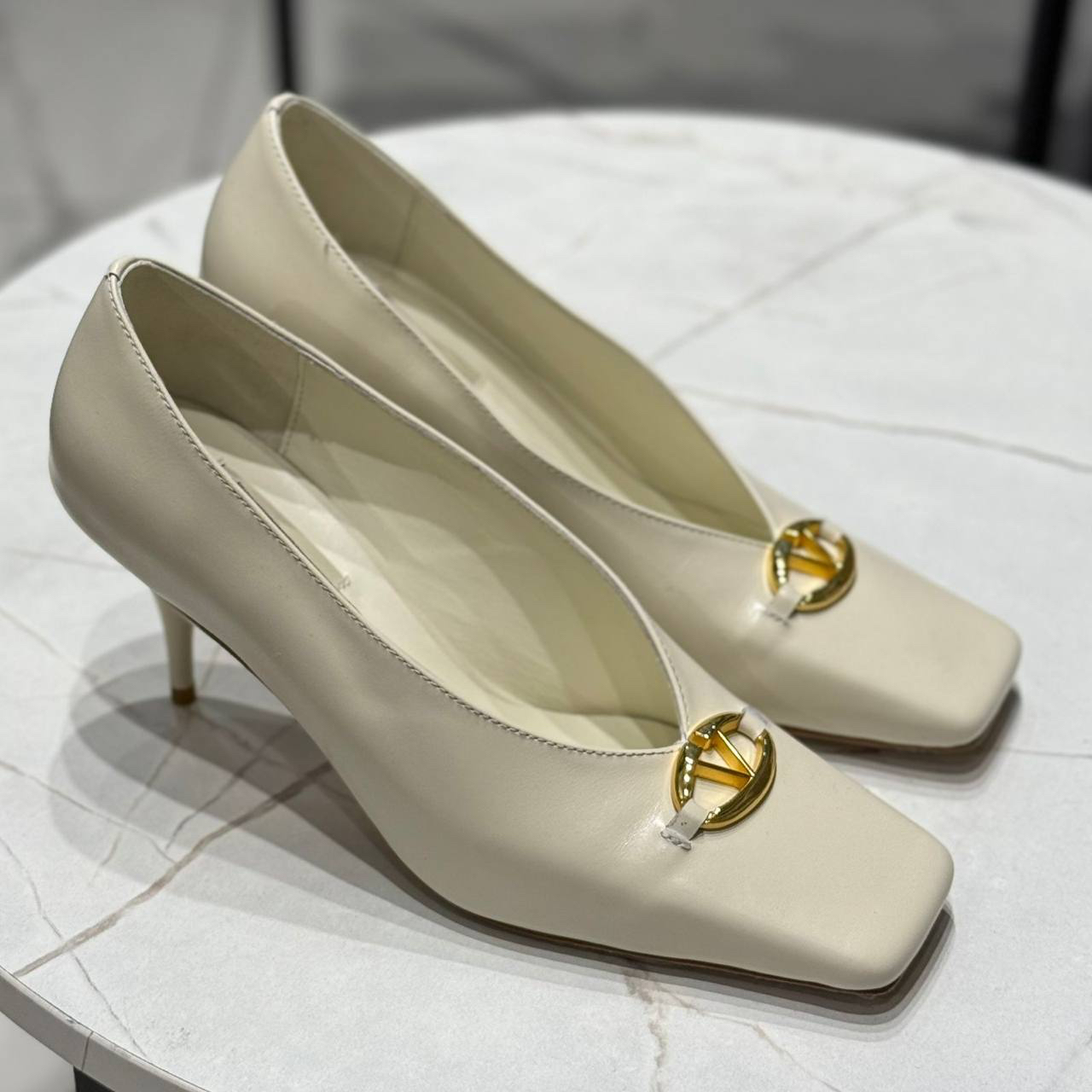 ТУФЛИ VALENTINO детальное фото