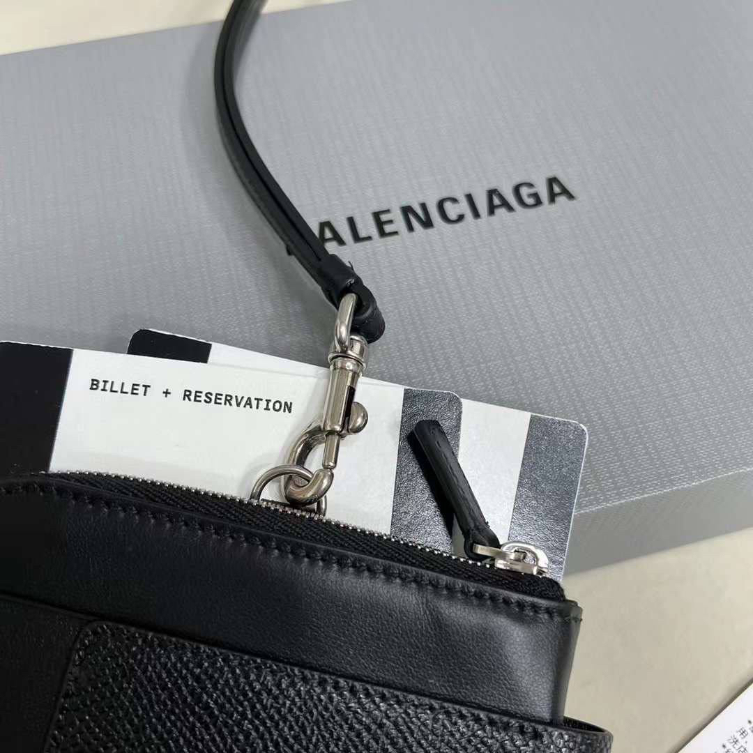СУМКА BALENCIAGA PASSPORT PHONE HOLDER BLACK детальное фото