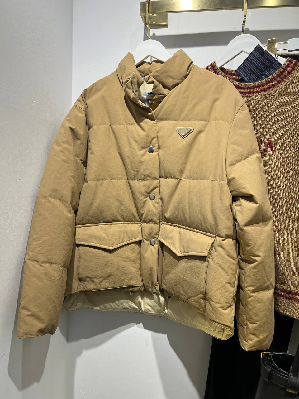 ПУХОВИК PRADA детальное фото