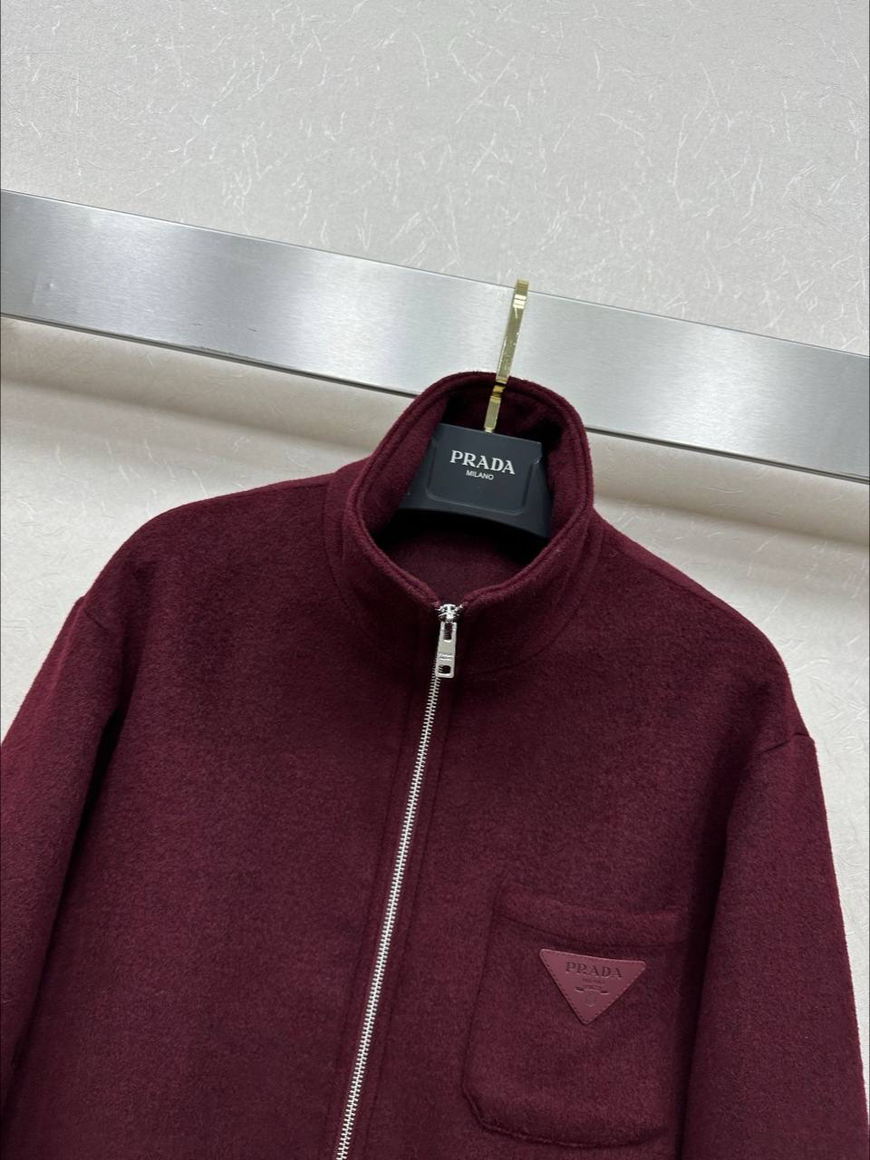 БОМБЕР PRADA детальное фото