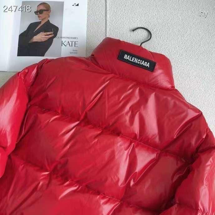 ПУХОВИК BALENCIAGA детальное фото