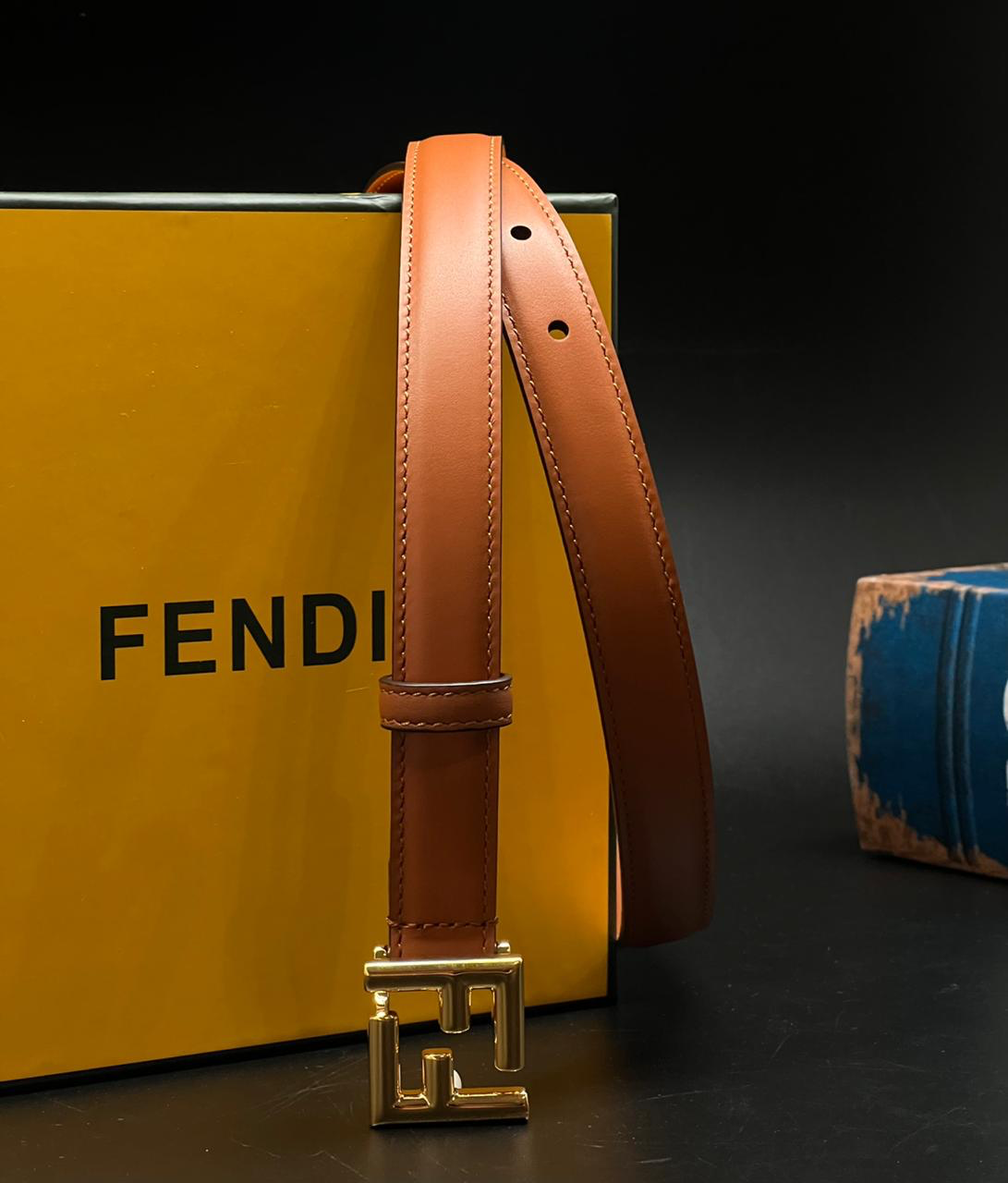 ЖЕНСКИЙ РЕМЕНЬ FENDI детальное фото