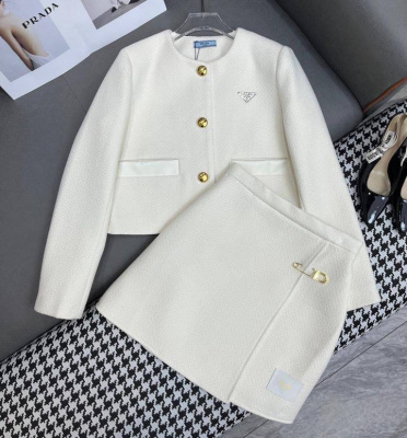 КОСТЮМ PRADA фото