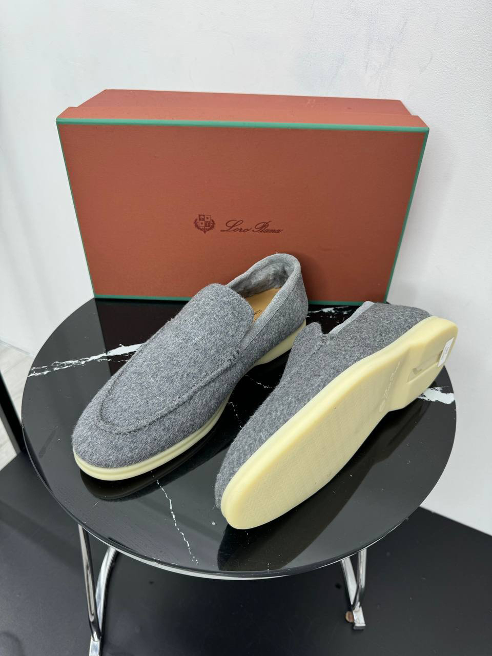 МУЖСКИЕ ЛОФЕРЫ LORO PIANA детальное фото