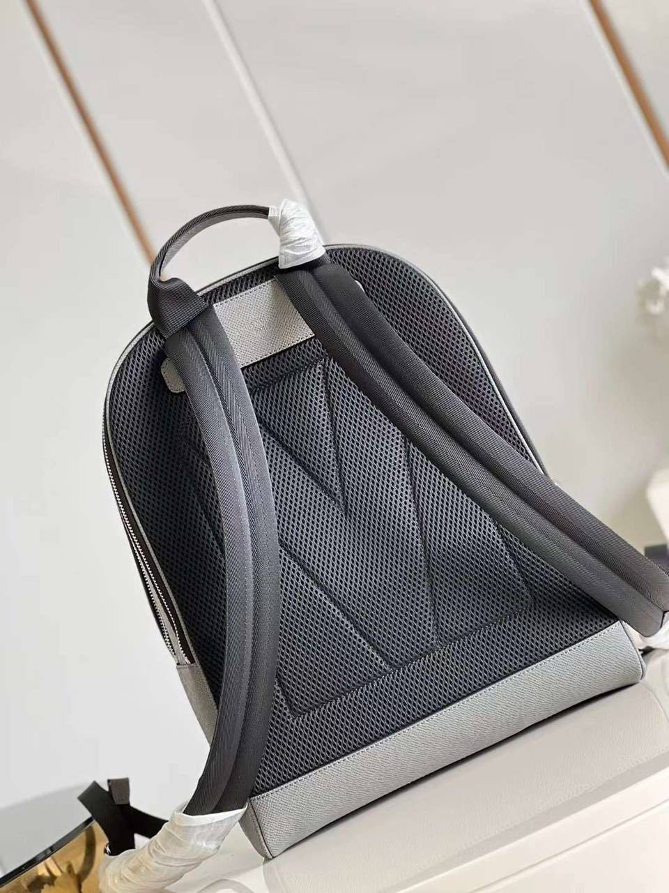 МУЖСКОЙ РЮКЗАК LOUIS VUITTON детальное фото