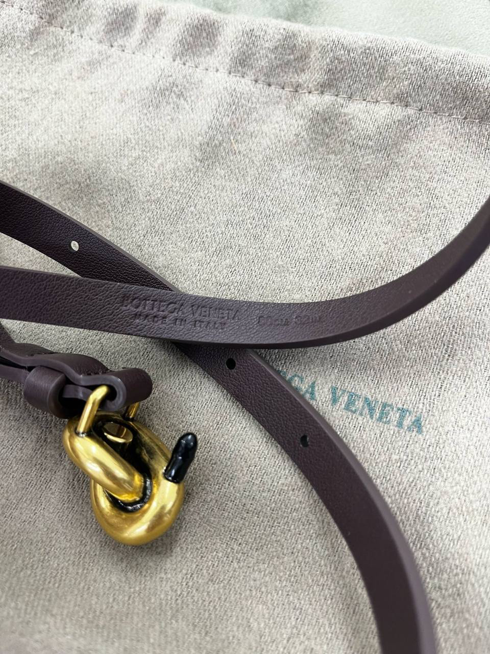 РЕМЕНЬ BOTTEGA VENETA детальное фото