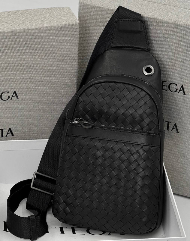 МУЖСКАЯ СУМКА СЛИНГ BOTTEGA VENETA фото