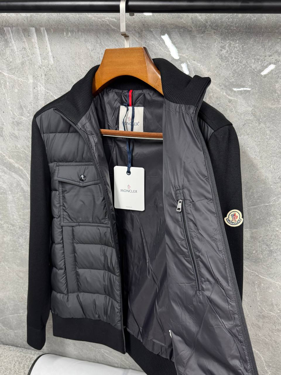 МУЖСКАЯ КУРТКА MONCLER детальное фото