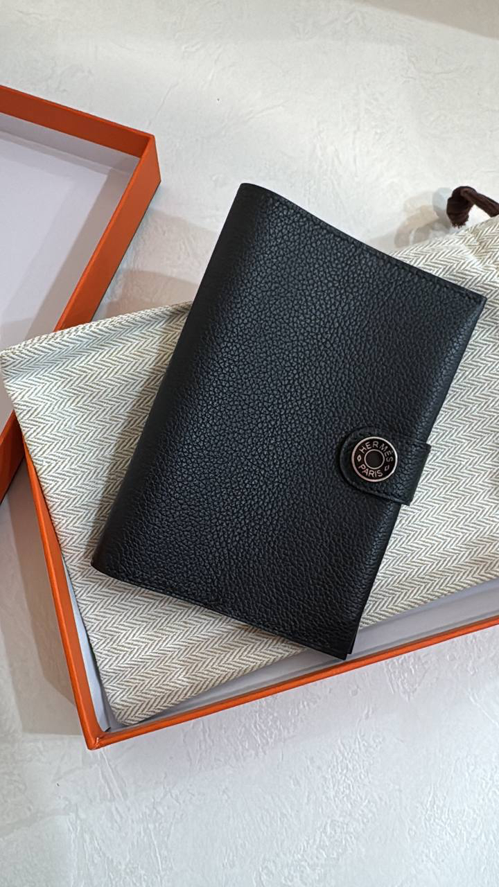 ОБЛОЖКА НА ПАСПОРТ HERMES детальное фото
