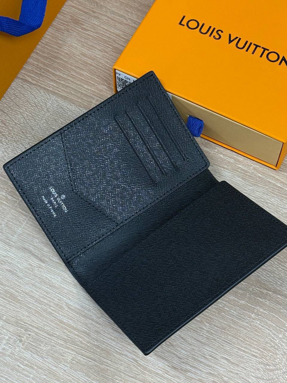 ОБЛОЖКА НА ПАСПОРТ LOUIS VUITTON детальное фото