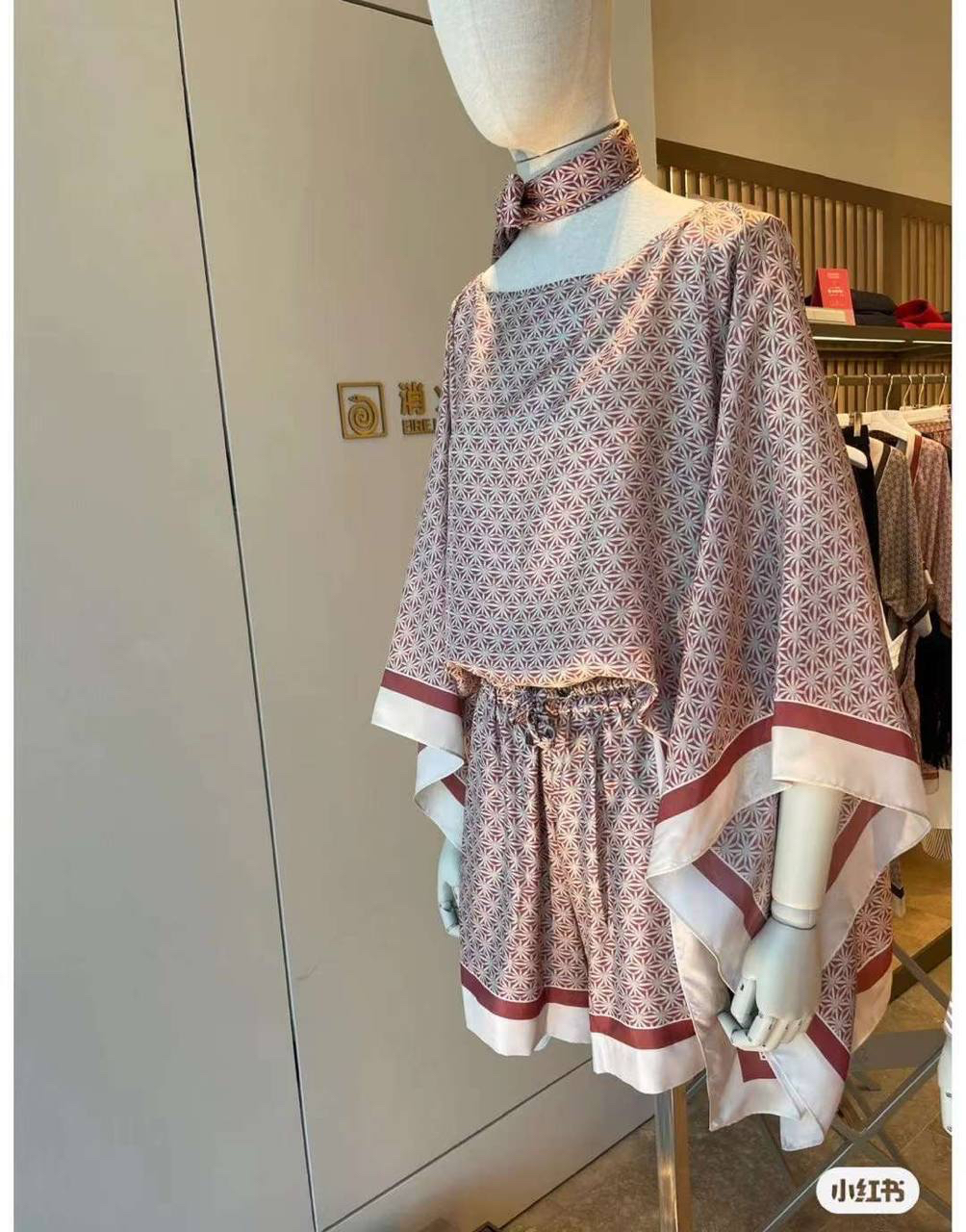 КОСТЮМ BRUNELLO CUCINELLI детальное фото