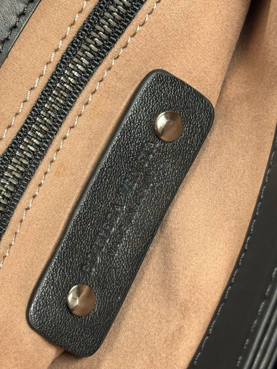 МУЖСКОЙ КЛАТЧ BOTTEGA VENETA детальное фото
