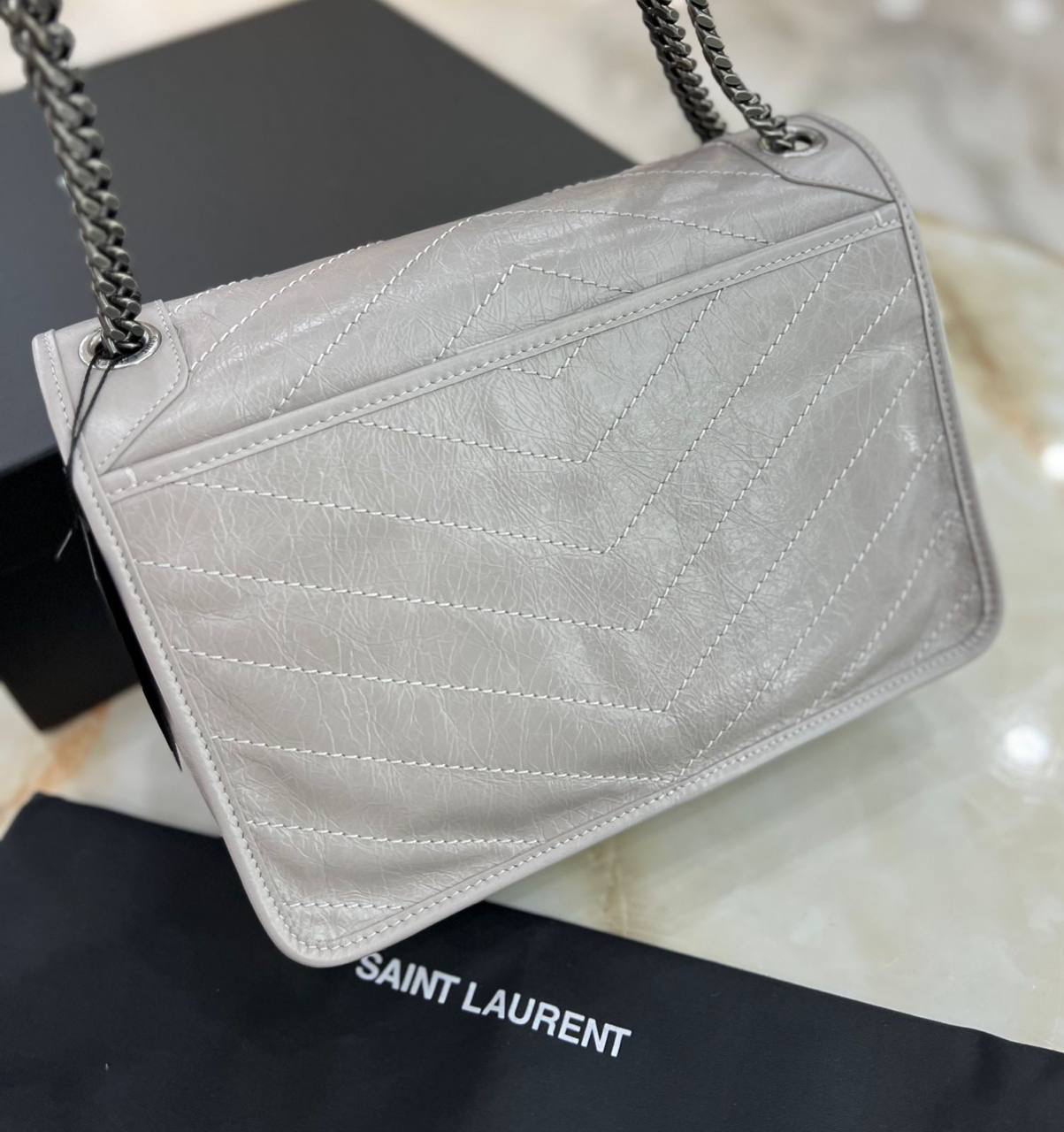 СУМКА SAINT LAURENT NIKI MEDIUM детальное фото