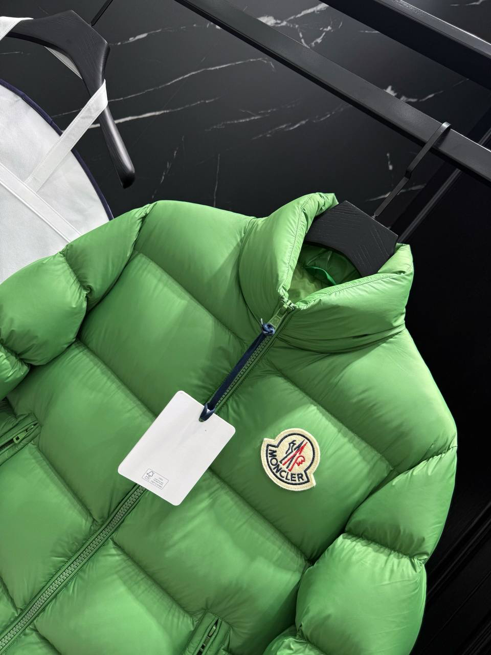 МУЖСКОЙ ПУХОВИК MONCLER детальное фото