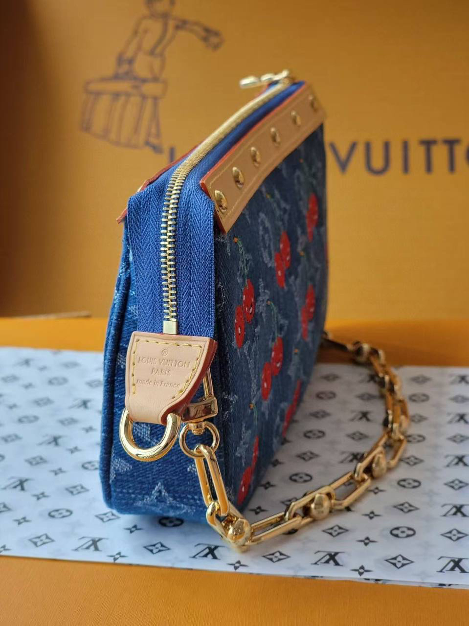 СУМКА LOUIS VUITTON детальное фото