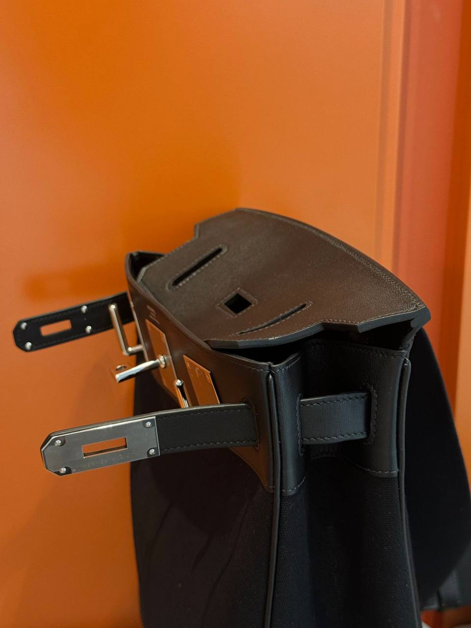 МУЖСКАЯ СУМКА СЛИНГ HERMES детальное фото